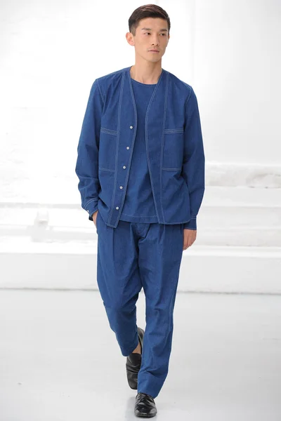 Look 11